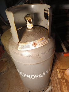 Газовый балон (1 фото из 2)