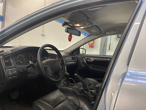 Volvo V70 2.4 125kw (8 foto / 8)
