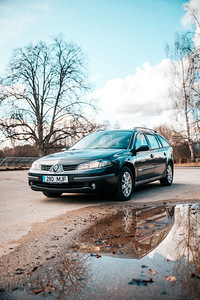 Renault Laguna (3 фото из 10)