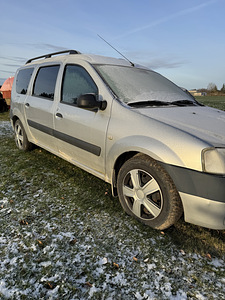 Dacia Logan (1 фото из 3)