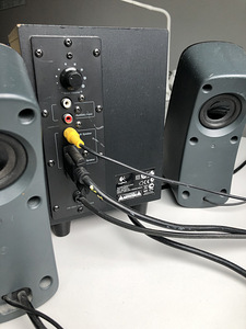 Logitech Z323 2.1 Stereo (2 foto / 4)