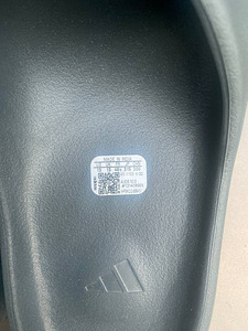 Yeezy slides EU 48 1/2 (tegelik ~EU47) (3 foto / 3)