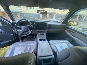 Chevrolet Tahoe 5.3 2001 (10 foto / 10)