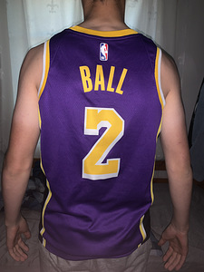 Lonzo Ball Lakers särk (2 foto / 2)