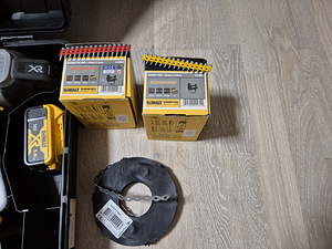DeWALT DCN890N naelapüstol (garantii + naelad + aku 5,0 Ah) (3 foto / 4)