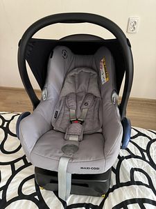 Maxi Cosi Cabriofix turvahäll ja FamilyFix alus (1 foto / 6)