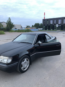 Мерседес-Бенц W124/C124 (7 фото из 7)
