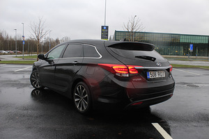 Hyundai I40 WAGON Limited edition 1.7CRDi 2015a. (4 foto / 9)