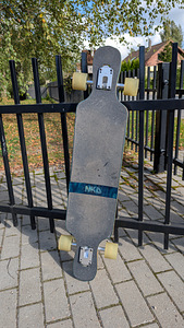 Longboard Canadiens NKD 39'' (3 foto / 3)