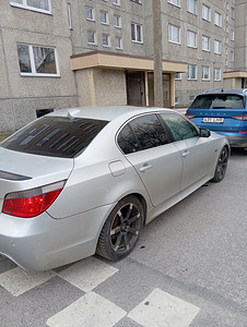 BMW 525i 2005 (5 foto / 14)