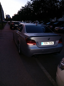 BMW 525i 2005 (7 foto / 14)