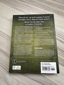 Real-World Bug Hunting: A Field Guide to Web Hacking (2 foto / 2)