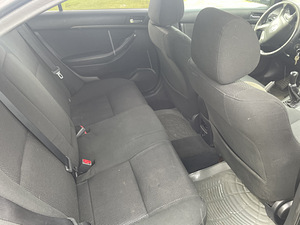 Toyota Avensis d4d 2.0 (6 foto / 6)