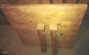 Крепкий столик 50х50, H= 45cm, из березы. (3 фото из 4)