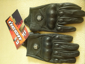 Кожанные перчатки для мотоциклистов icon Pursuit со вставкам