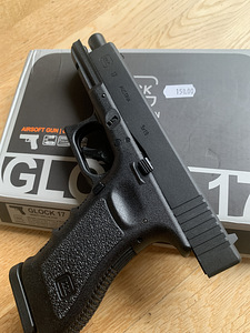 Umarex Glock 17 Airsoft (2 foto / 6)
