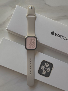 Apple Watch SE (2nd Gen )