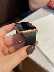 Apple watch series 4 44 MM gold (8 foto / 8)