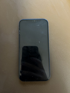 iPhone 12 64 ГБ (3 фото из 7)