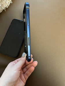 iPhone 12 64 ГБ (6 фото из 7)