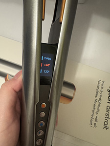 Фен-выпрямитель Dyson Airstrait (3 фото из 10)