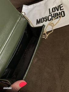 Love Moschino kott (3 foto / 3)