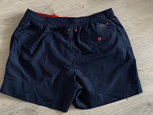 Tommy Hilfiger s. L (3 foto / 4)