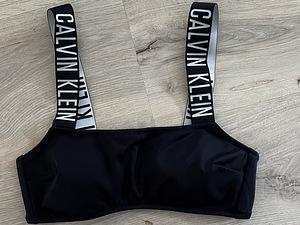 Calvin Klein ( XS ) (1 фото из 3)