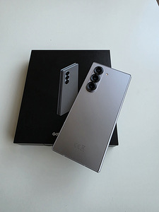 Samsung Galaxy Fold6 256GB (2 foto / 7)