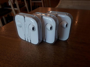Наушники Apple EarPods(MD 827) из комплектов 5S