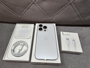 iPhone 14 Pro 128GB (Silver) + GARANTII (2 foto / 4)