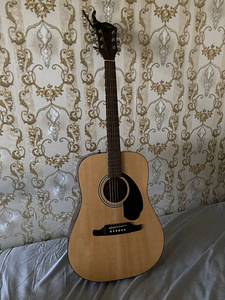 Fender гитара