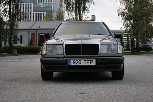 Mercedes benz W124 coupe (2 foto / 11)