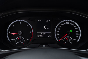 Volkswagen T-Roc 4x4 TDI Reg. makstud (9 foto / 15)