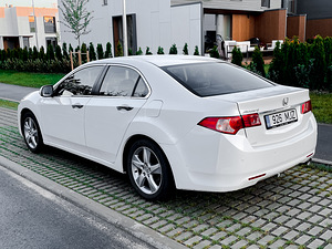 Honda Accord 2.0 115kW (3 foto / 10)