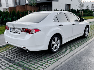 Honda Accord 2.0 115kW (4 foto / 10)