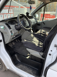 Opel vivaro (11 foto / 11)