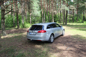 Opel Insignia 2012 (3 фото из 11)