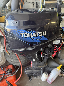 Продается лодочный мотор Tohatsu 9.8 (1 фото из 6)