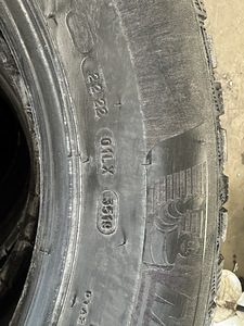 MICHELIN 215/65/17 (3 foto / 4)