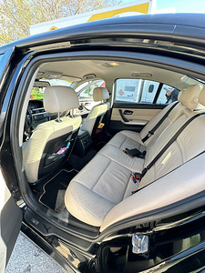 BMW 318D (6 фото из 6)