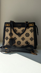 Сумка Guess (1 фото из 5)