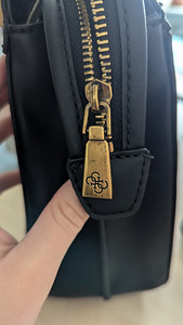 Сумка Guess (4 фото из 5)