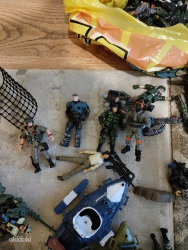 Пластиковые солдатики/армейские игрушки (фото #2)