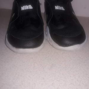 Кроссовки Nike (3 фото из 3)