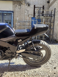 Värske üv-ga! Mootorratas Yamaha fzr600 (4 foto / 10)