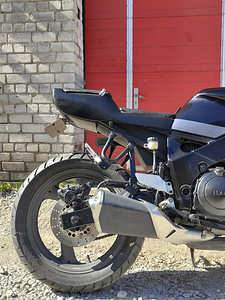 Värske üv-ga! Mootorratas Yamaha fzr600 (6 foto / 10)