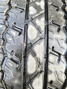265/65 R 17 SUVEREHV BRIDGESTONE (2 foto / 7)