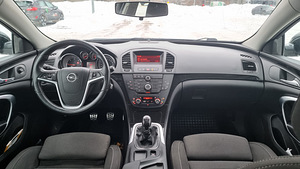Opel Insignia 2.0 96kW (11 foto / 13)