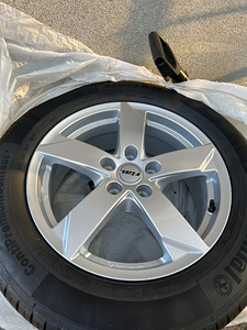 Шины + диски 225/60 R17 (1 фото из 8)